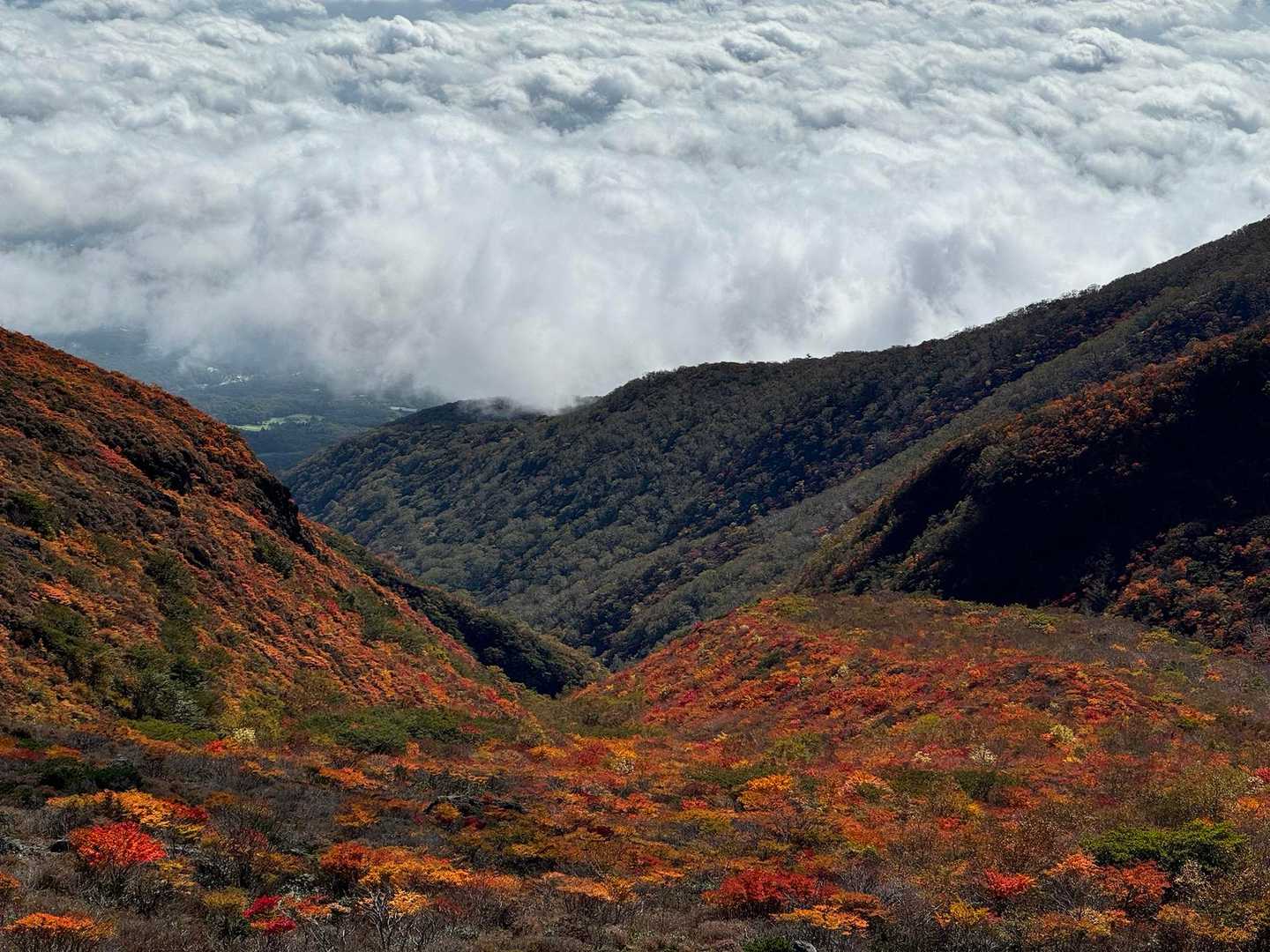 ロープウェイでラクラク山頂へ！絶景の日本百名山・那須茶臼岳の写真