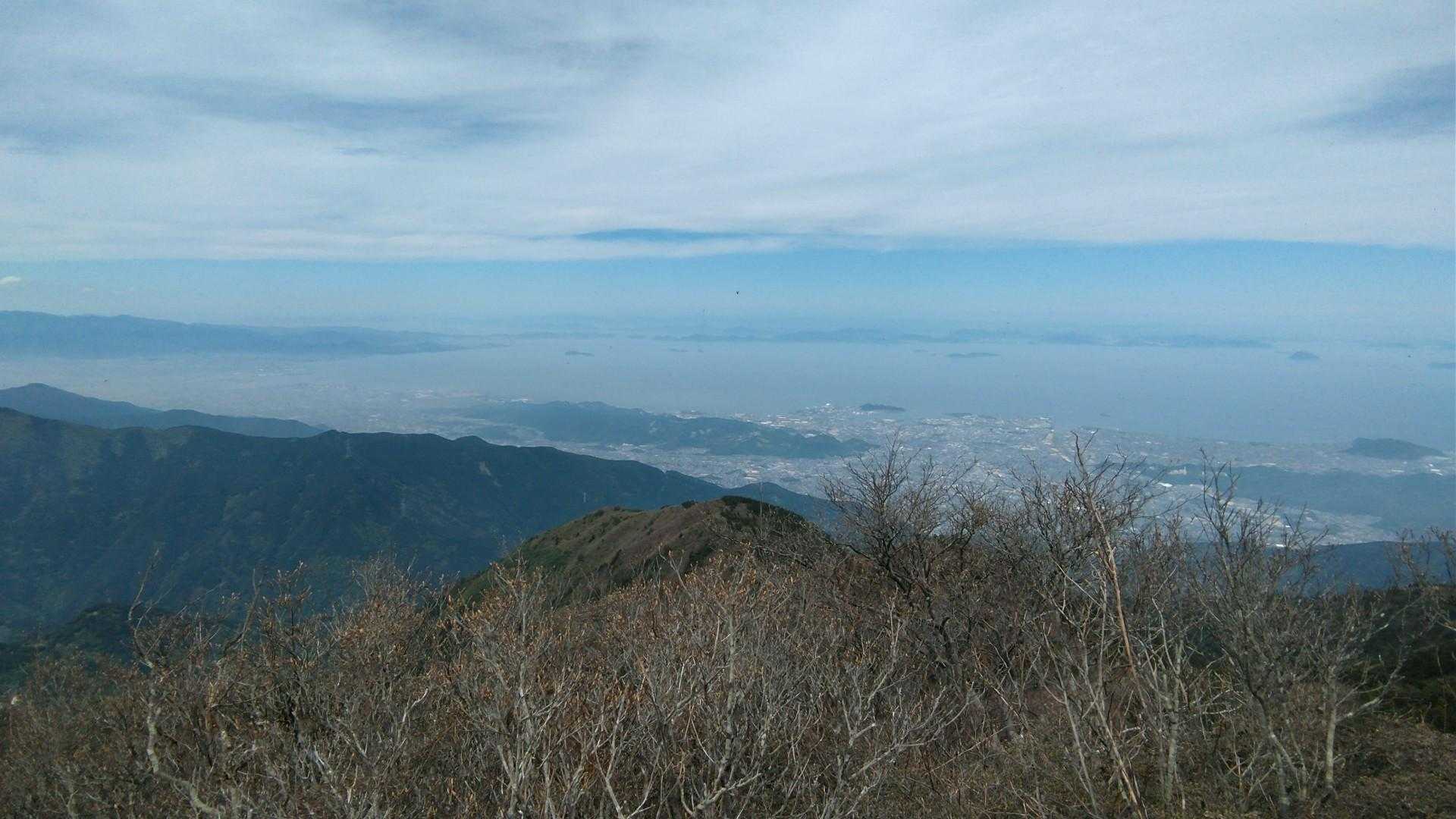 頂上は風もなく穏やか✨
