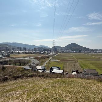 知らない山、知らない景色、まだまだたくさんあるなぁ　
この後グレーピーク上の山へ向かいます
上の山は神社山でした⛰️