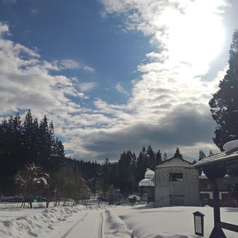 こちらはまだ晴れ間も見えますよ