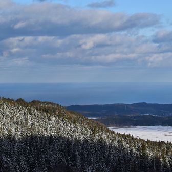 鳥海山・七高山・笙ヶ岳 穏やかな日本海