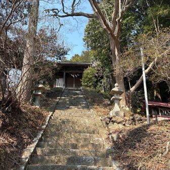 八剣神社へ下山。
ここからは自転車で戻った。