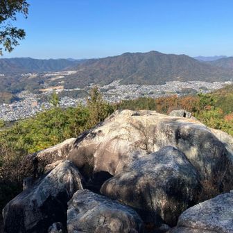 石山まで来ました
なかなかの眺望
高度感あります