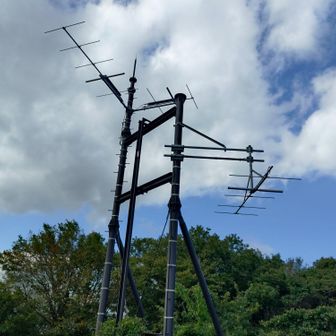 なんのアンテナなんだろう145MHｚ当たりのような？