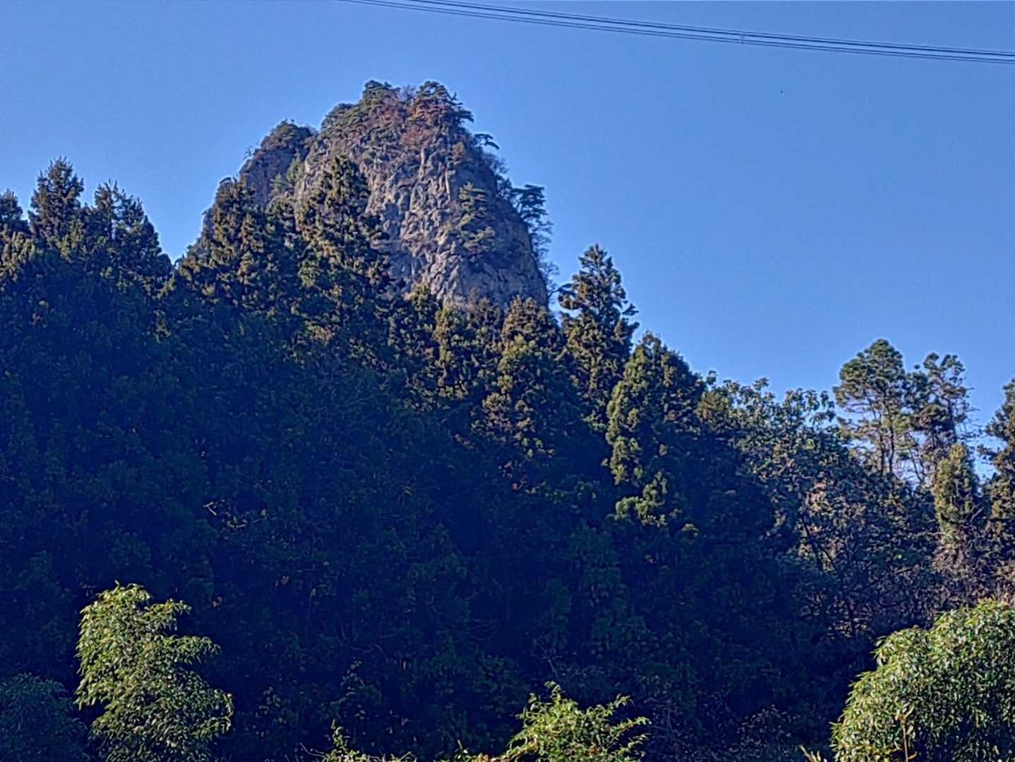 駐車場より鍬柄山