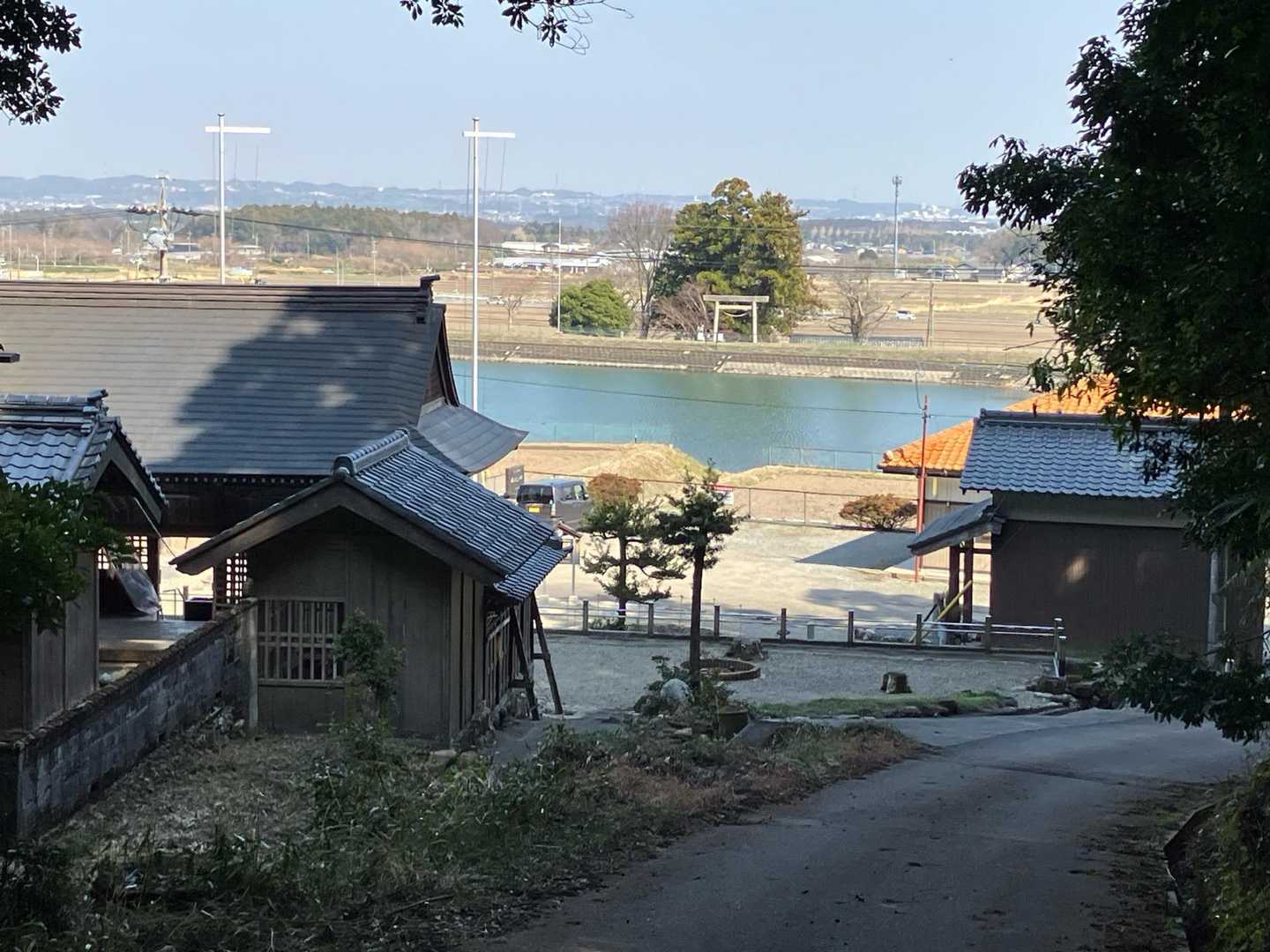 宇賀溜の向こうにも鳥居⛩️が見える。
怯えてた割には、おかわりしたくなり次の山へ向かう事にした😅

