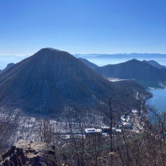 烏帽子岳山頂から見た榛名富士。絶景です。