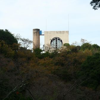 先ほど登った中央展望台