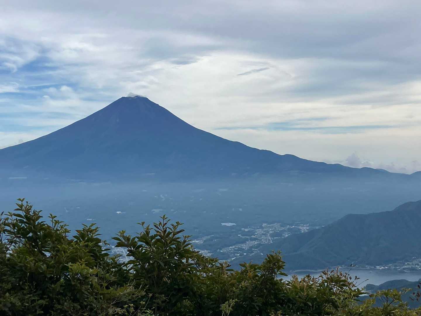 御坂山登山口-御坂峠-カネ山-御坂山-観音平山-旧御坂峠- 縦走コースの写真