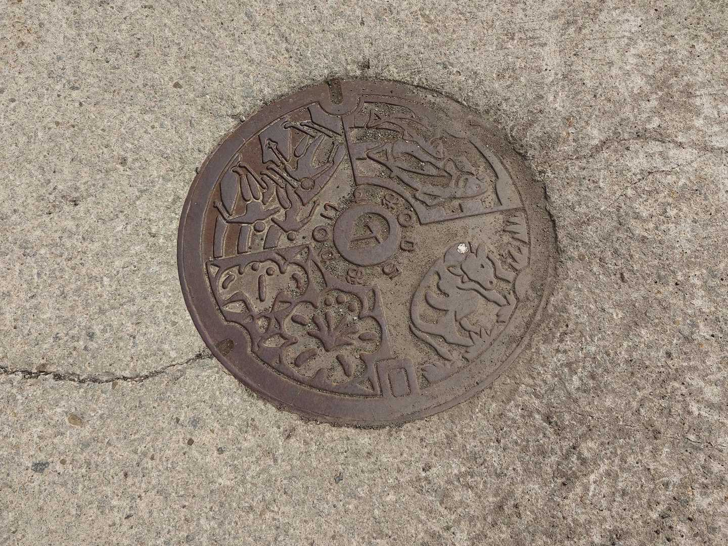 村岡町のマンホール蓋です✨