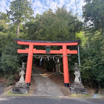 神社が山頂のようですので登ります🙏
