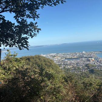わかりにくいけど長府権現山登頂！