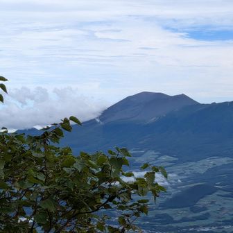 あの山容は浅間山。たぶん。
写真でしか見たことがなかったけど
はじめて実物見れました。✨️