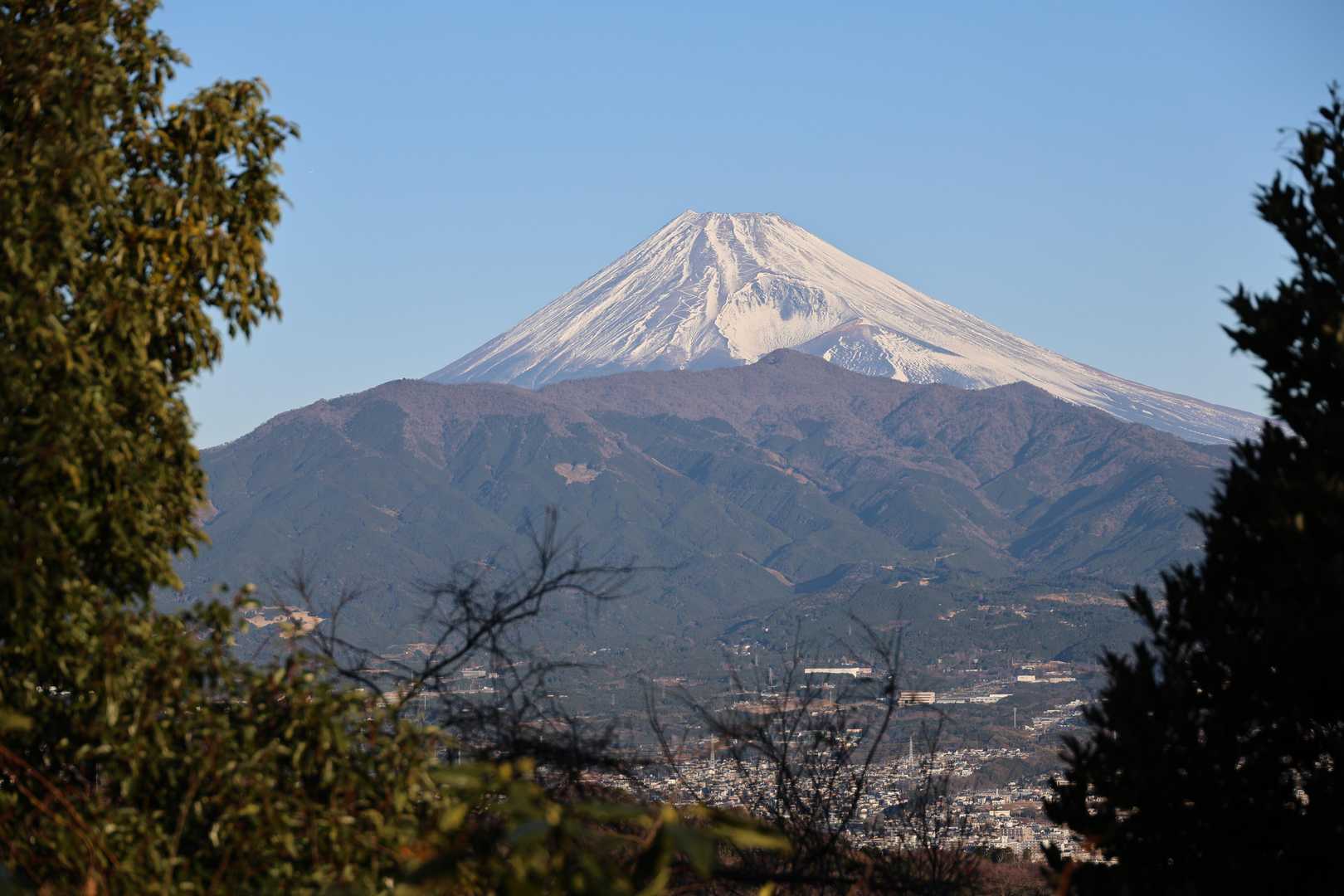 快晴の富士山！宝永火口が良く見えます。でも、あまり視界は開けてない。