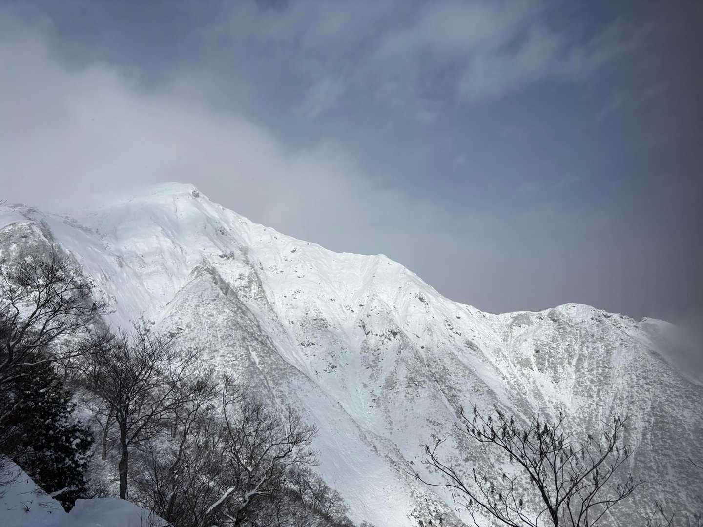 西黒尾根がくっきり