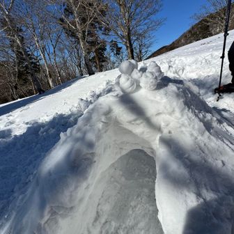 東屋でみんなで雪うんこで遊びます🤣
子供も喜んでました🤣