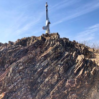 妙義山　二等三角点「妙義山」があります。

ここまで岩の様々な表情を見てきました。
知識があったらもっと楽しいだろうなぁ