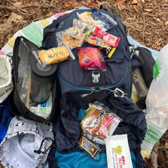 山友からのおやつ^_^^_^
栗ドラと羊羹はMy行動食😁