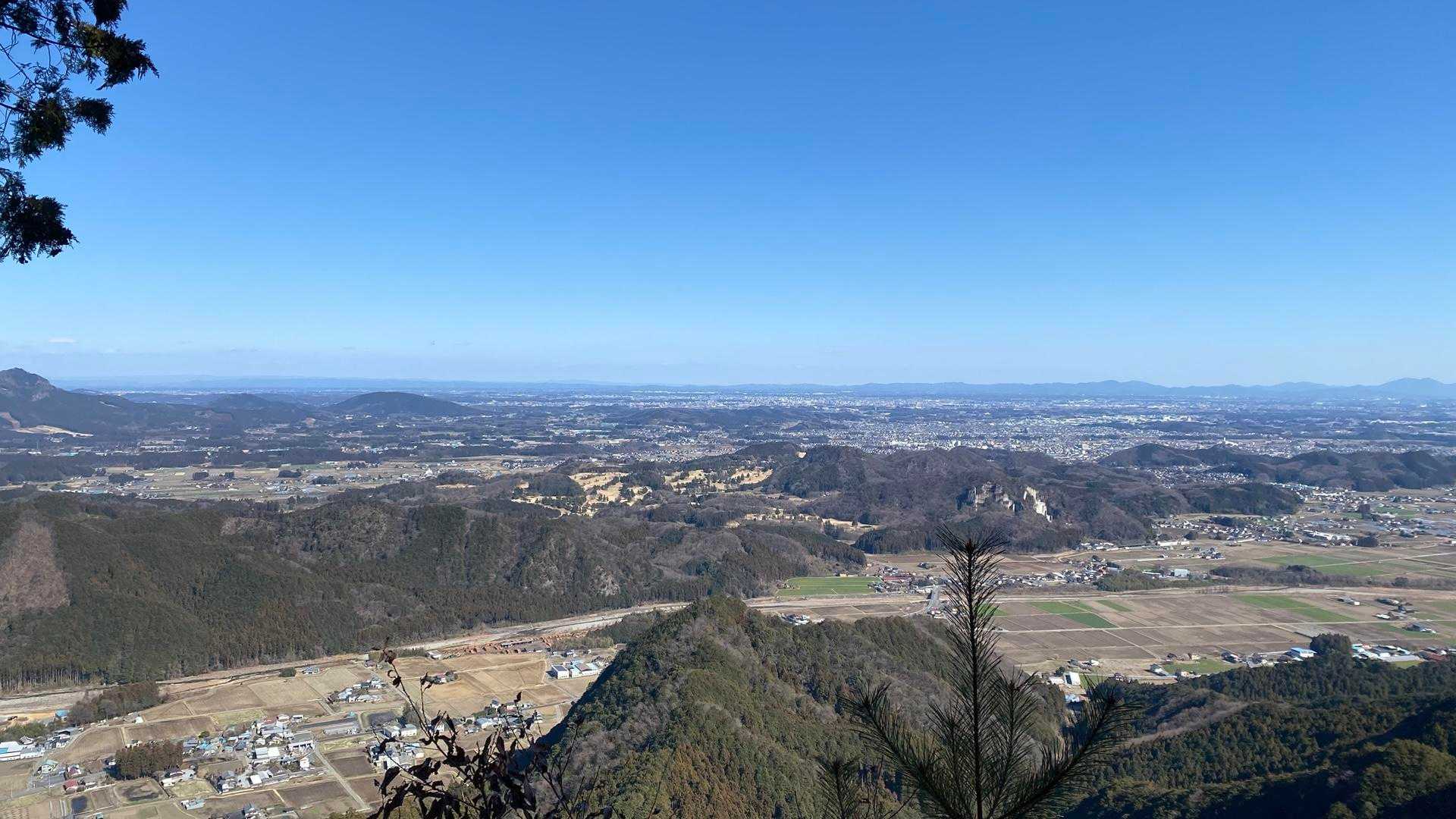 二股山⛰️⛰️の北峰着。眺め良し🙆‍♂️