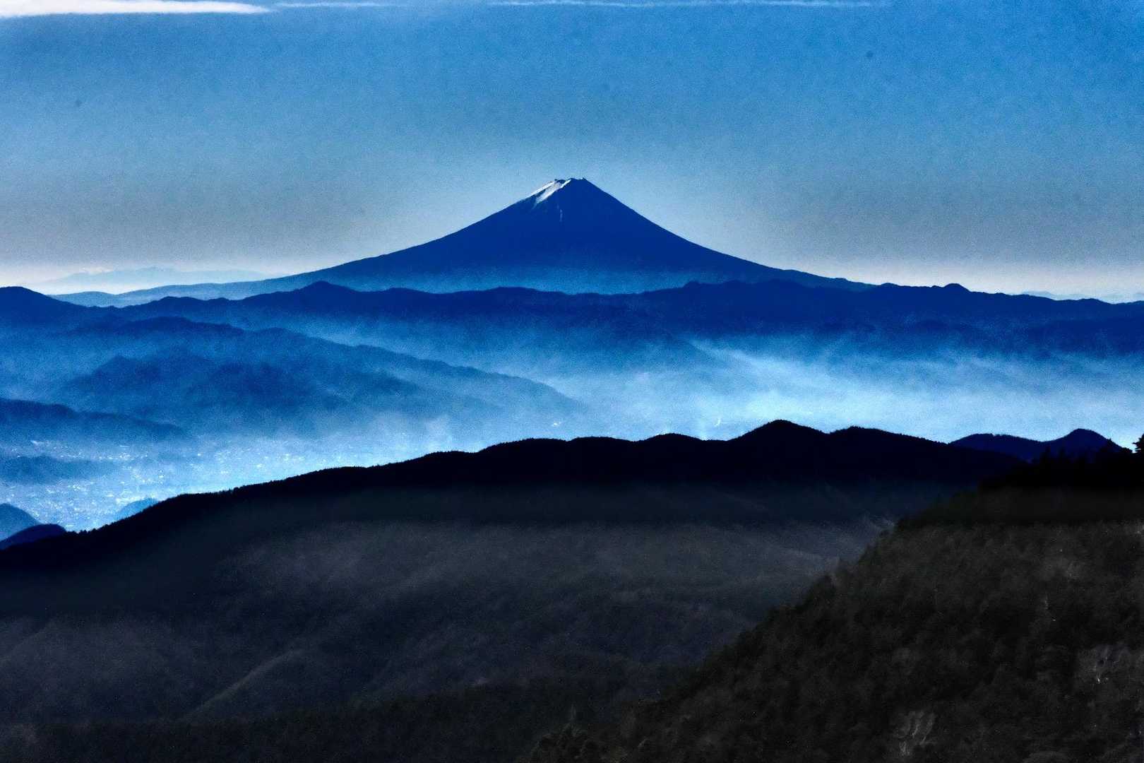 国師ヶ岳からの富士山