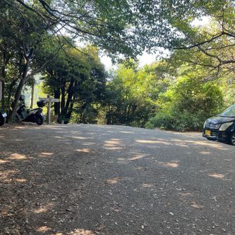 ここまで車かバイクで来て登ると楽そう
