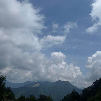 雲が出てきたな︎︎☁   
暑いから曇ってくれた方が良いかな😅