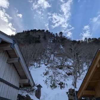 キツイ登りがあったが皆さん無事に目的地の小屋まで登ってきた。