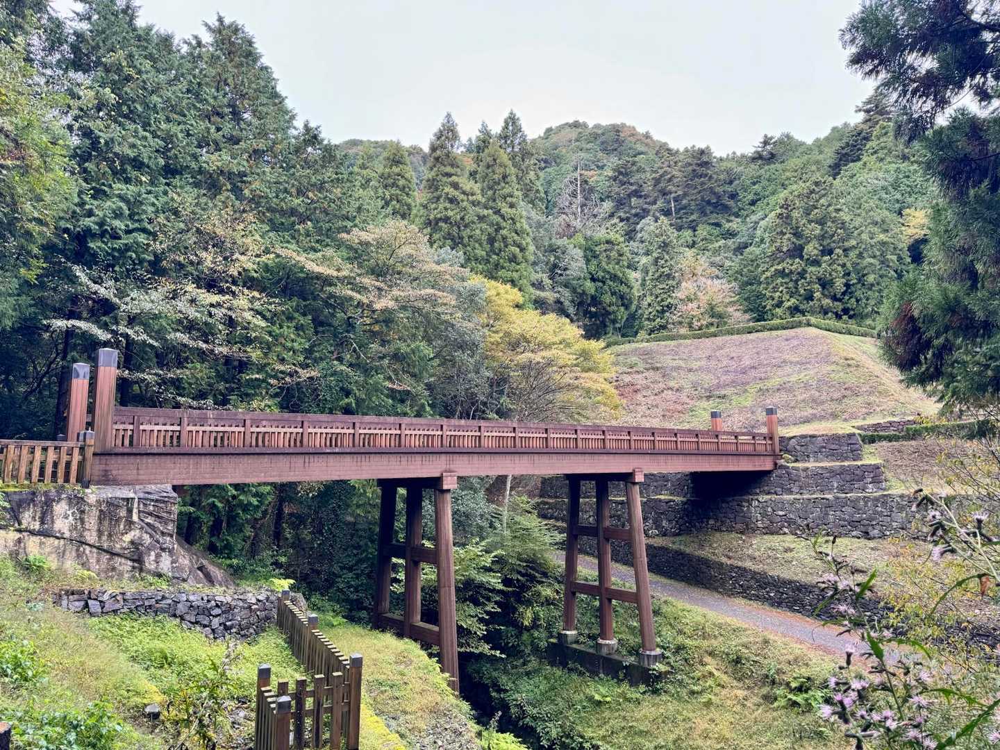 今は頑丈に作られた…
曳橋〜非常時に壊して敵が渡れないようにしたそうです