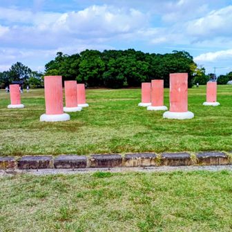 大極殿院門跡より大宮土壇(大極殿跡)を見る