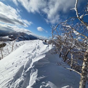 後ろから来る嫁さんと息子を待ちます
なんか😳雲が流れてるなぁ