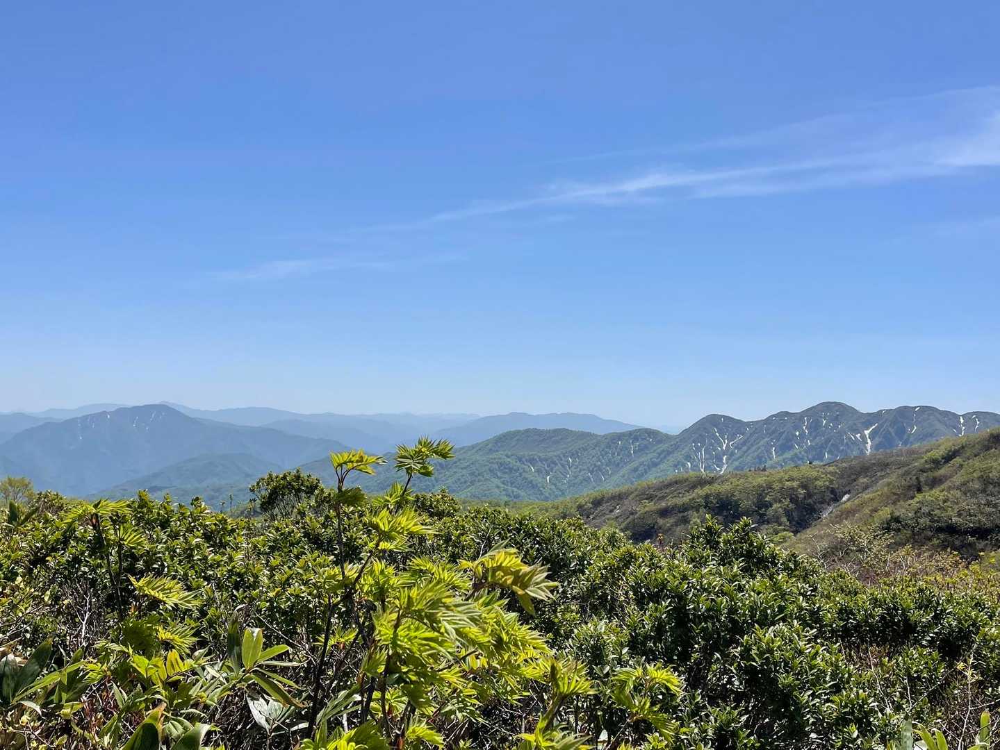 荒島岳と経ヶ岳を眺めながら、