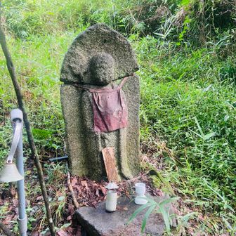 鳴川峠のお地蔵さんにご挨拶
