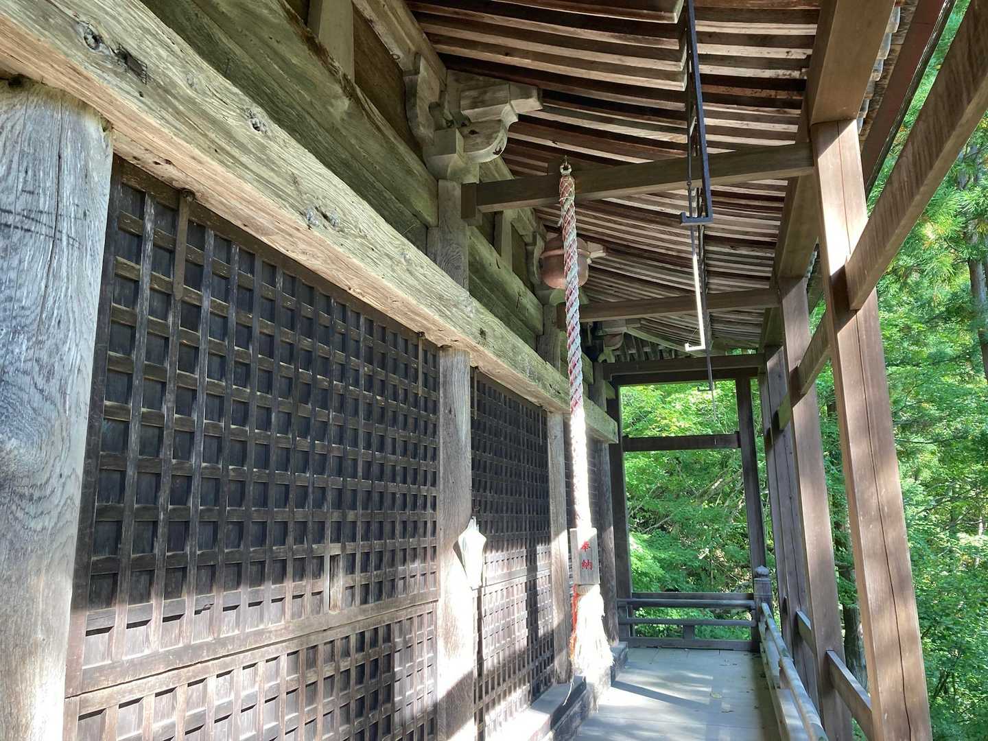 現在の建物は室町時代の建築で重要文化財です。