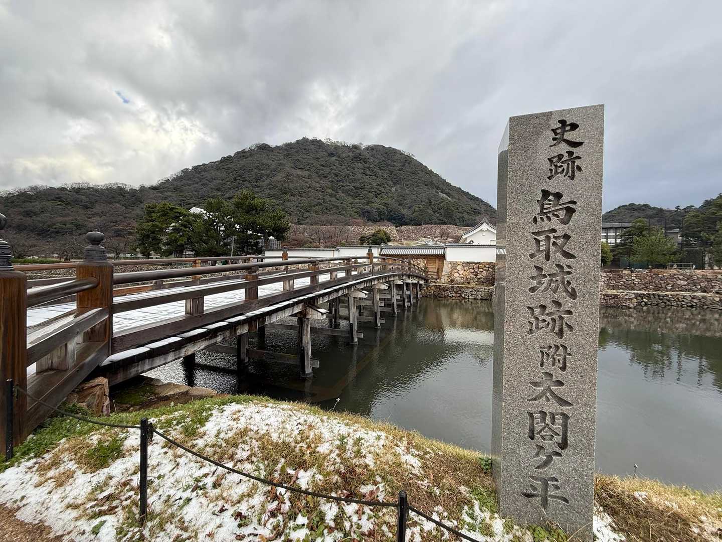 元日の朝、静かだ。