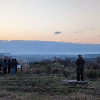 この時間はもう出てる時間
雲が多いから抜けるまで時間かかりそう
人多いから移動しちゃおう