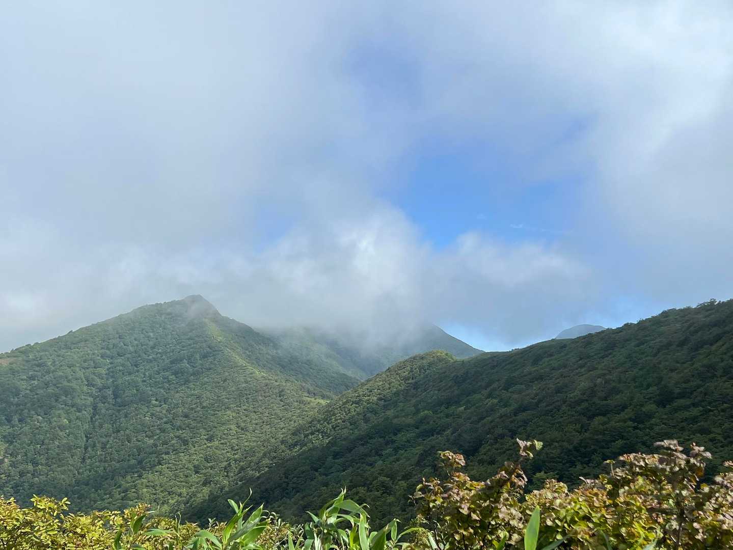 振り返ると…
ひょっこり仙台神室見えてる😳

下山あるあるですね😅