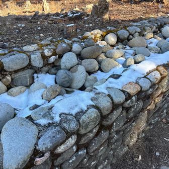 雪残ってます🥶