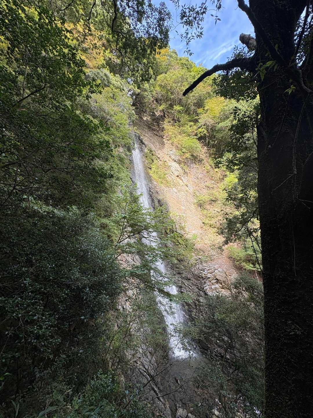 宇嶺の滝にも寄り道🥾
想像以上に大きくて立派な滝😳
