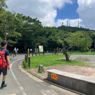 皿倉平✨久しぶり〜🤗
登山道からくると
こっちまでまわらないから