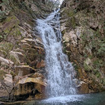 長尾滝、ここも１年ぶりです。相変わらずの迫力
