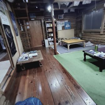 部屋紹介、食事談笑部屋👍先客と食事しながら山談笑して💤💤