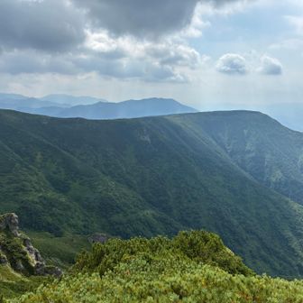 平山方面　雲が向かってきました。
途中、ガスがかかってきました。
