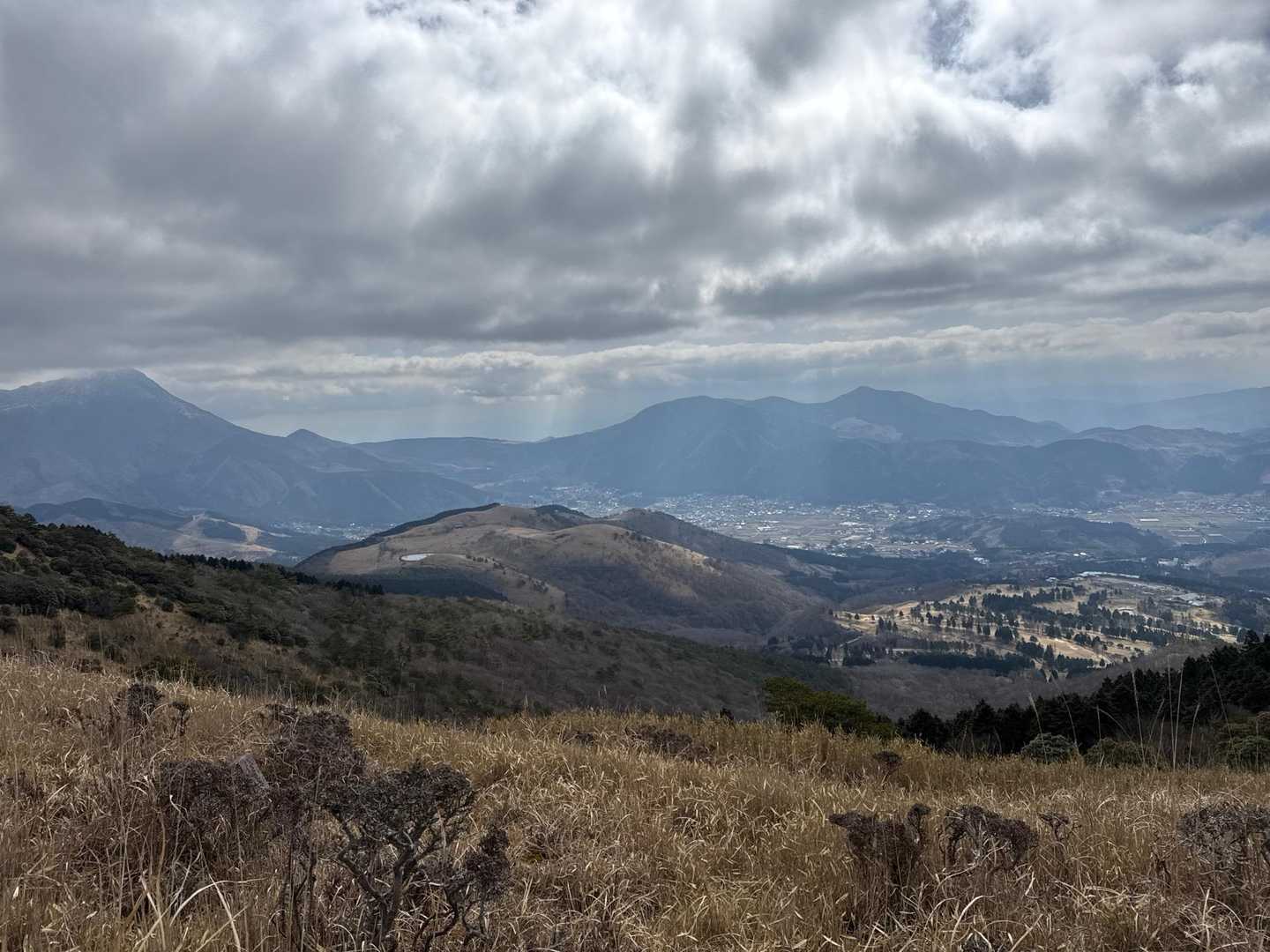 倉木山、城ヶ岳辺りかな❓