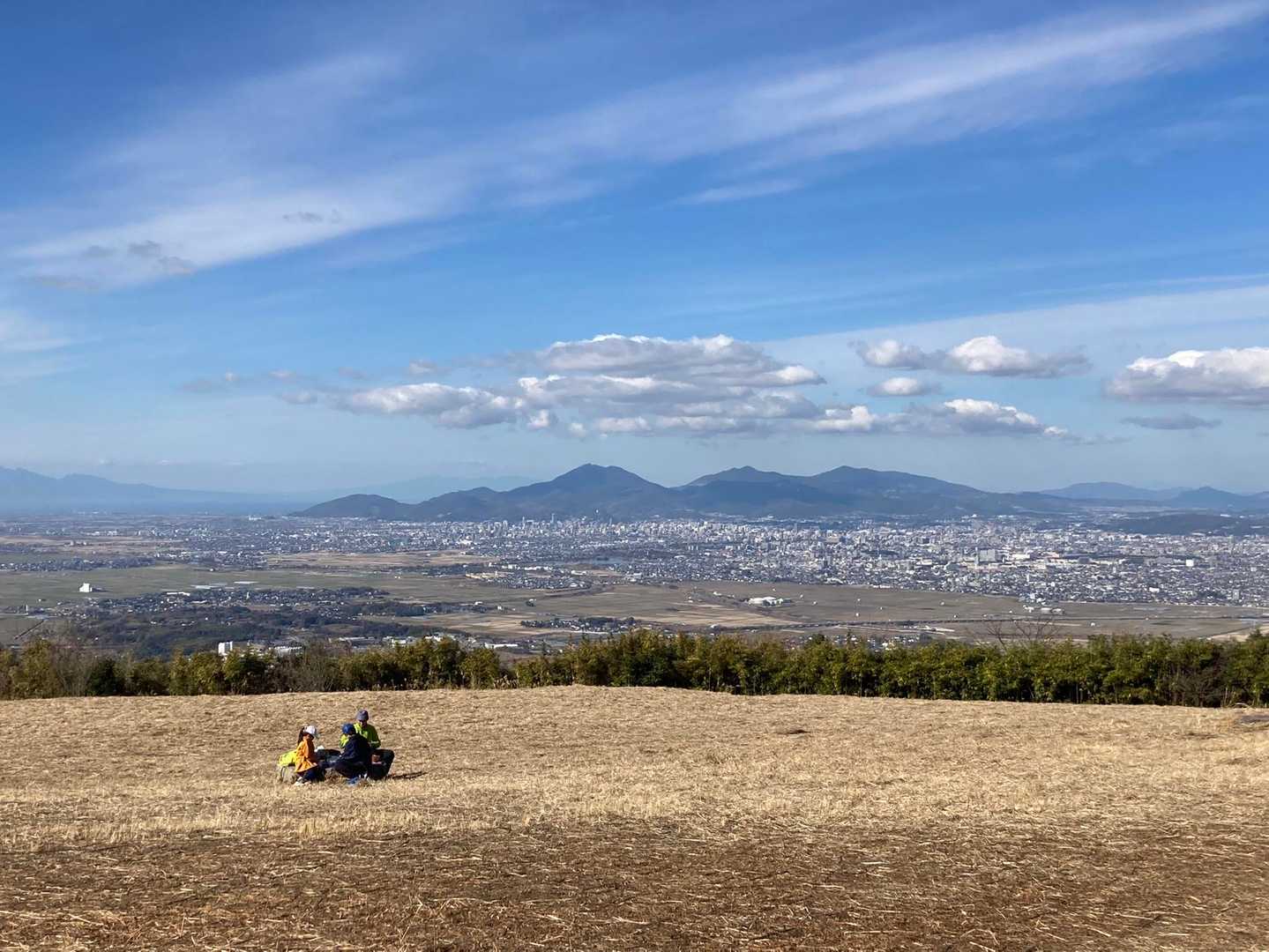 ずーっといたいなぁ☺️
山頂では誕生日祝いをしているグループが。賑やかでした😊
