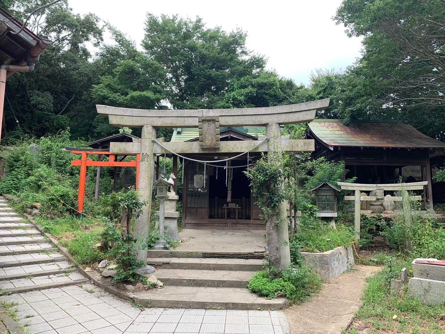 白川大明神を祀る社です。高取山ってのは信仰の山なんですね。