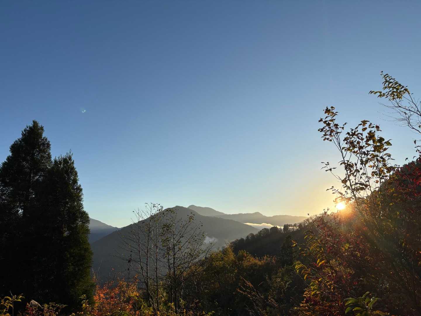 今日は登山日和。皆さん各地で⛰️に登ってますよね。