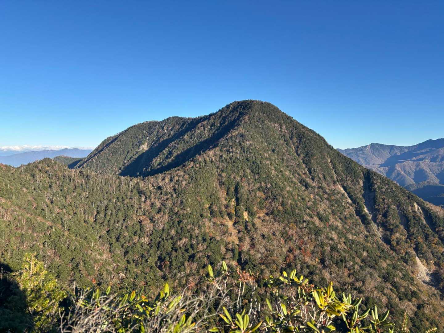 皇海山登山口-庚申山-駒掛山-薬師岳-鋸山-皇海山 往復コースの写真