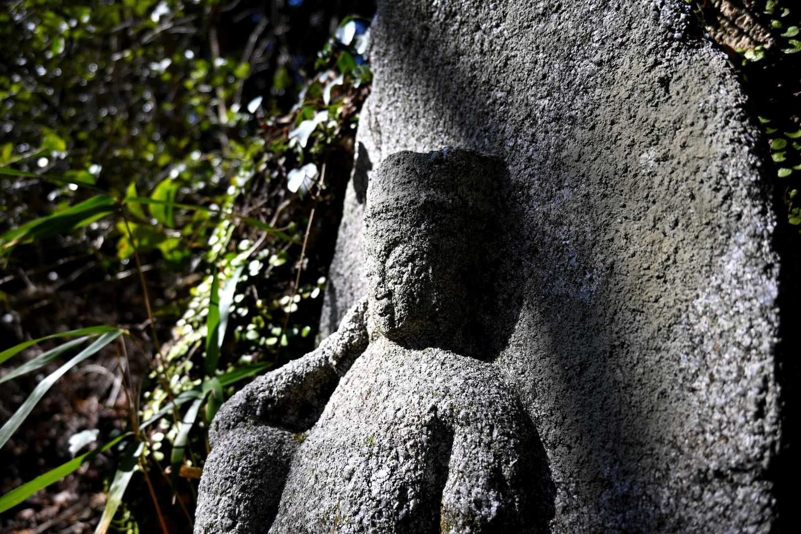 四王寺石仏十三番の如意輪観音様。