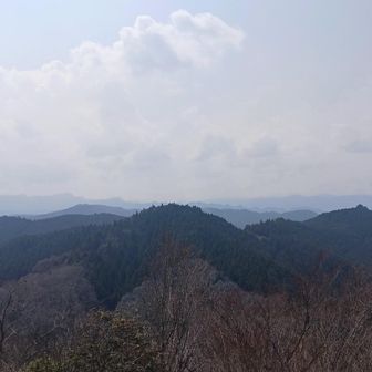 檜山頂上からの眺望
奥久慈男体山が見えます。