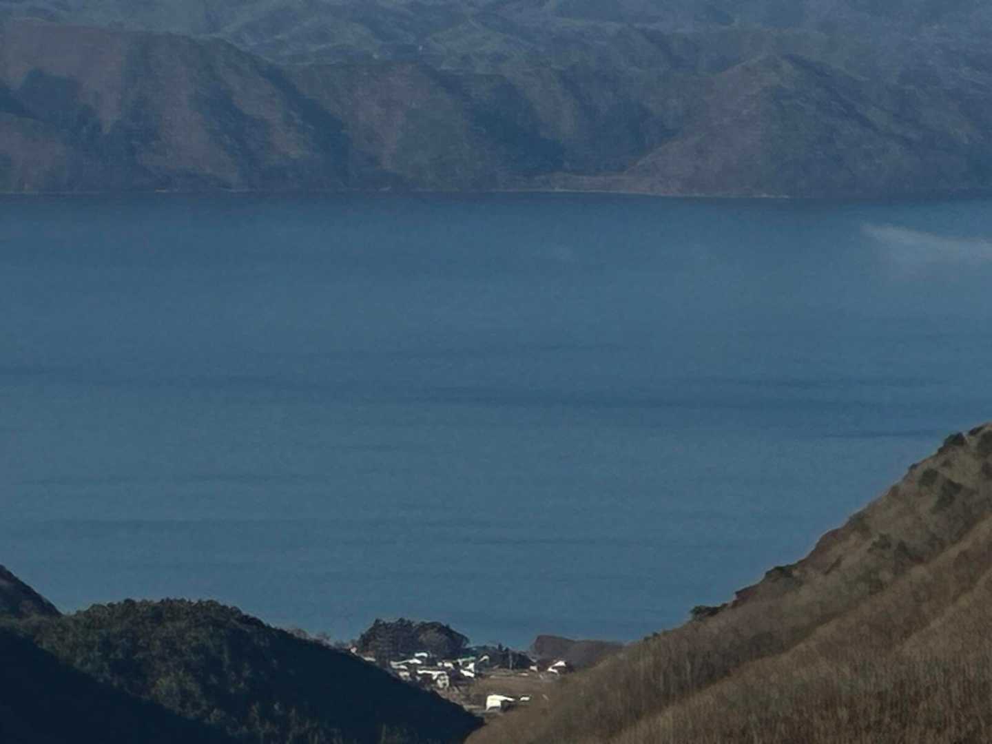 山頂からの猪苗代湖😳